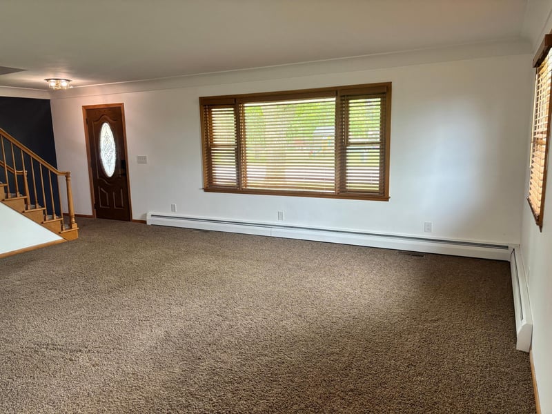 306 E 5th St N, Truman, MN 56088