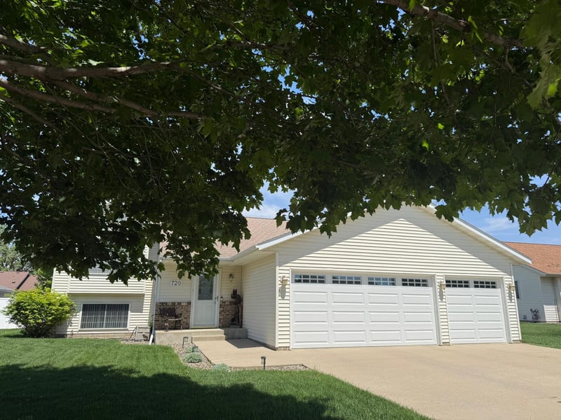 720 Richway Ln SE, Owatonna, MN 55060