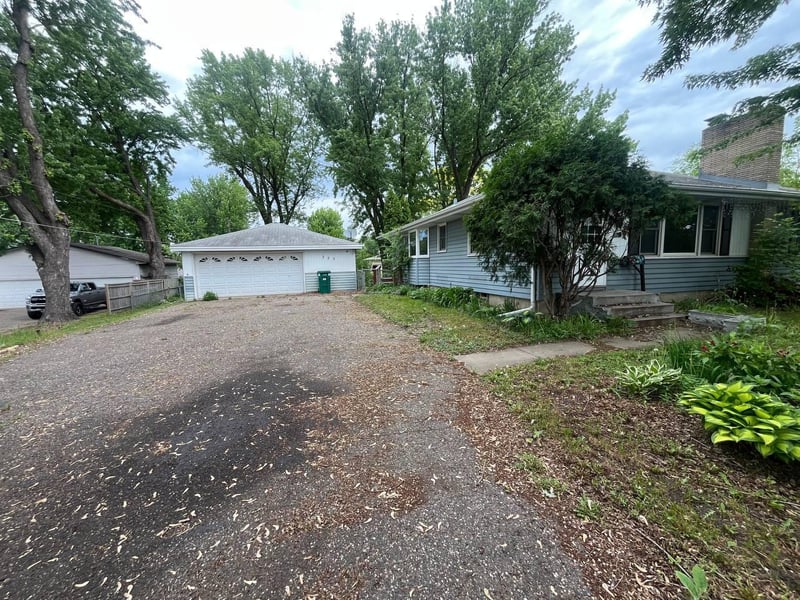 350 E 98th St, Bloomington, MN 55420