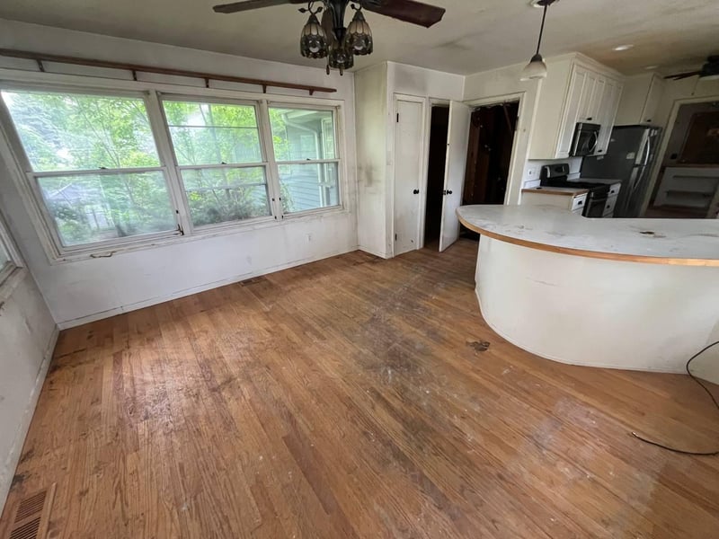 350 E 98th St, Bloomington, MN 55420