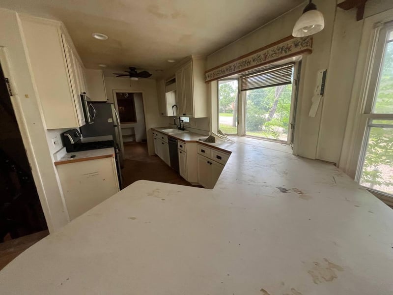350 E 98th St, Bloomington, MN 55420