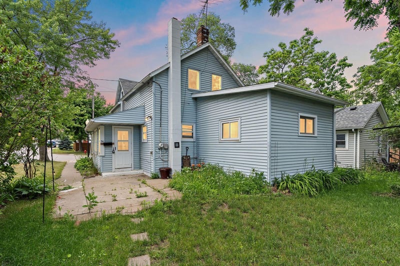 323 Tyler St, Hastings, MN 55033