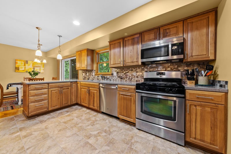 12100 Highway 55, Plymouth, MN 55441