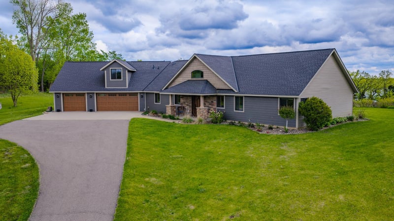 3417 N Games Lake Ave, New London, MN 56273