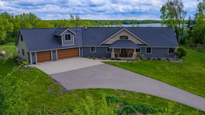3417 N Games Lake Ave, New London, MN 56273