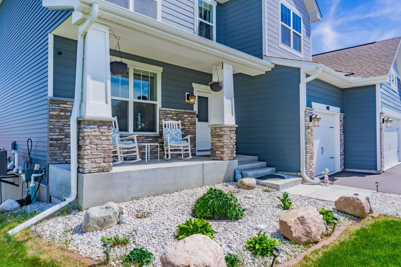 1407 Ironwood Ct, Carver, MN 55315