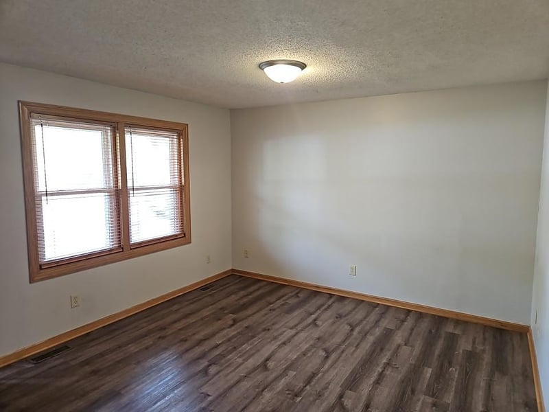 5377 Quincy St, Mounds View, MN 55112