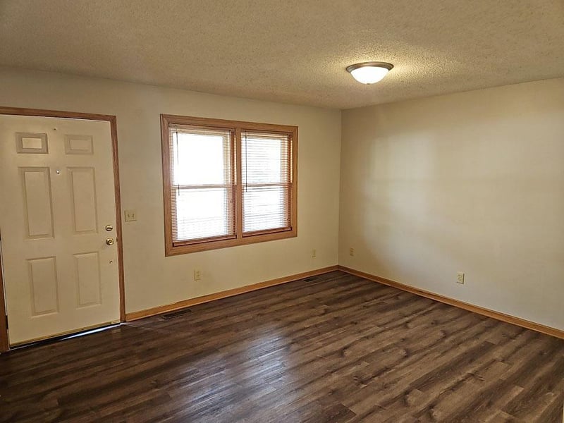 5377 Quincy St, Mounds View, MN 55112