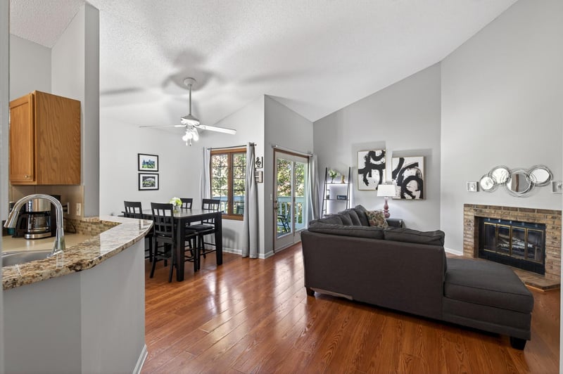1063 Duckwood Dr #207, Eagan, MN 55123