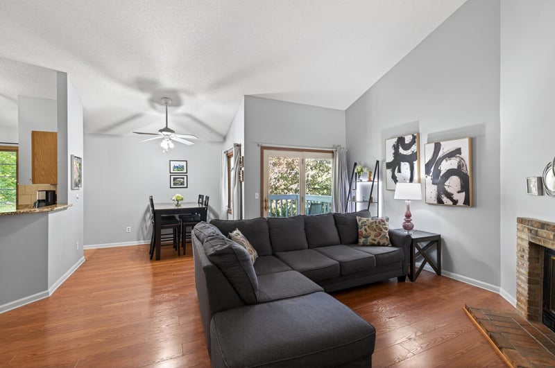 1063 Duckwood Dr #207, Eagan, MN 55123