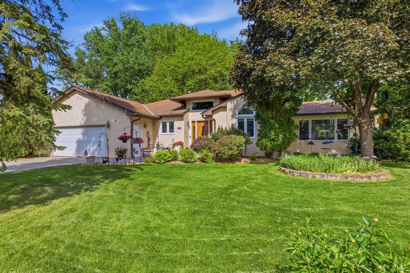 100 Shady Oak Cir, Delano, MN 55328