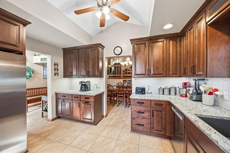 100 Shady Oak Cir, Delano, MN 55328