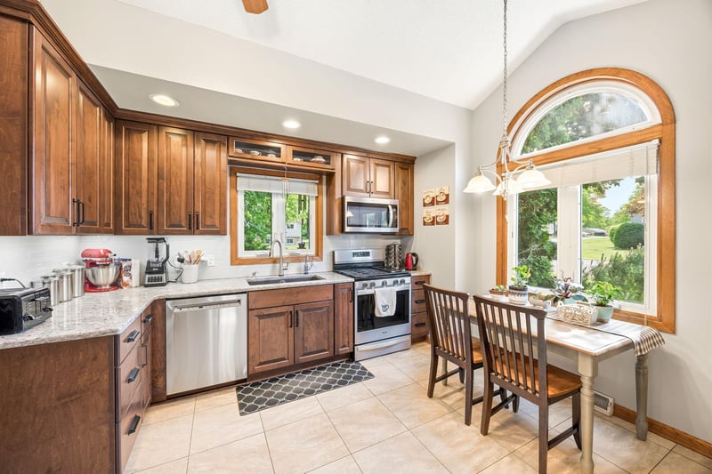 100 Shady Oak Cir, Delano, MN 55328