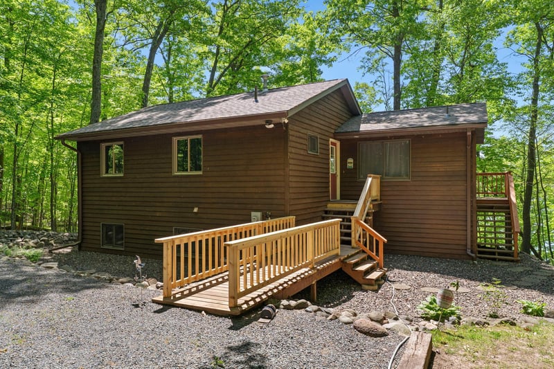 2007 Richardson Ct, Luck, WI 54853