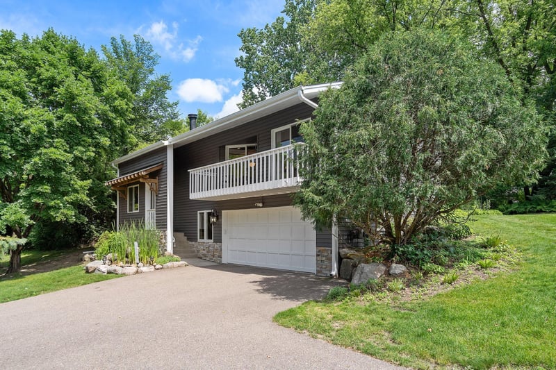17700 Arrowhead Trl, Minnetonka, MN 55345