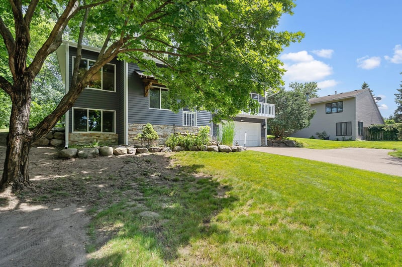 17700 Arrowhead Trl, Minnetonka, MN 55345