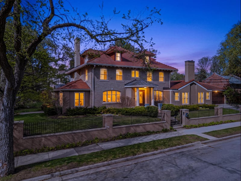 1724 Summit Ave, Minneapolis, MN 55403