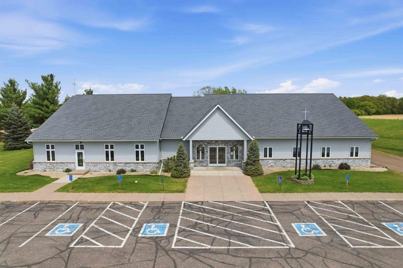 318 S Hill Ave, Ogilvie, MN 56358