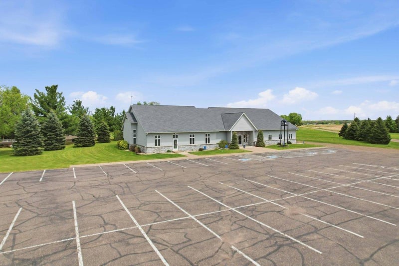 318 S Hill Ave, Ogilvie, MN 56358
