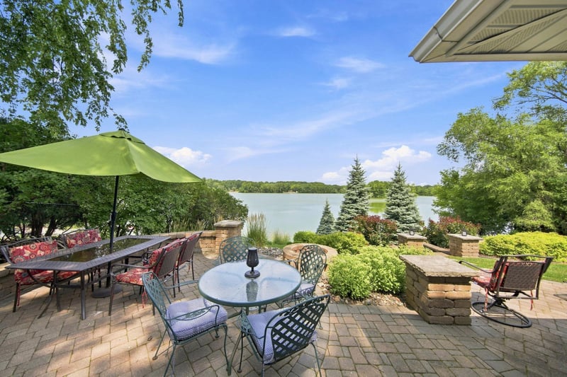 2501 Silver Ln NE, Saint Anthony, MN 55421
