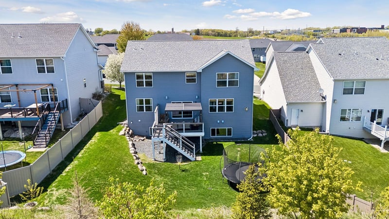 9091 River Rock Dr N, Chanhassen, MN 55317