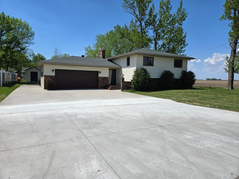 612 7th St NE, Dilworth, MN 56529