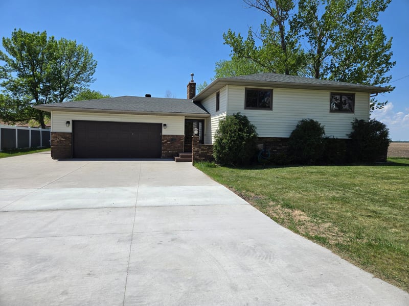 612 7th St NE, Dilworth, MN 56529