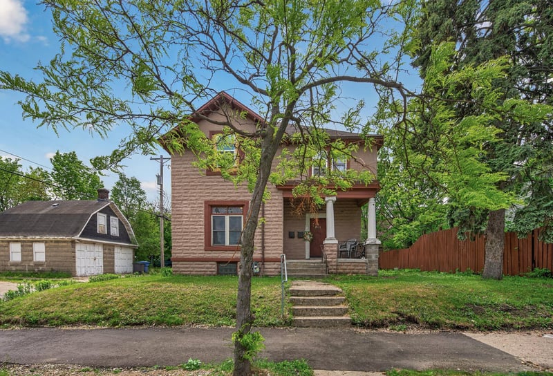 1811 E 28th St, Minneapolis, MN 55407