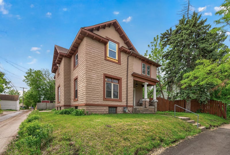 1811 E 28th St, Minneapolis, MN 55407
