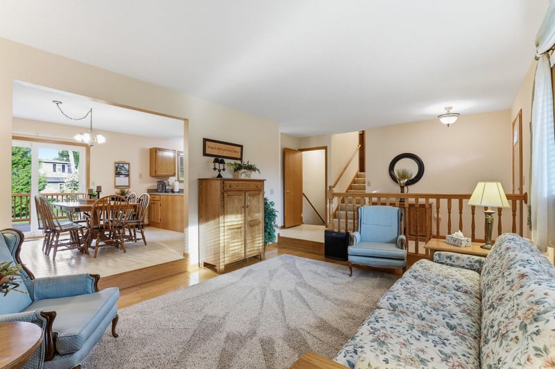 31115 Olinda Trl, Lindstrom, MN 55045