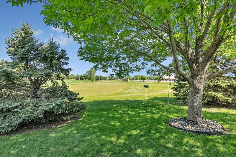 1165 Willow Run Ct, Waite Park, MN 56387