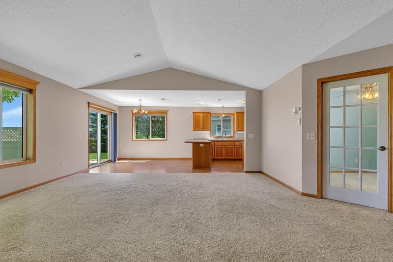 1165 Willow Run Ct, Waite Park, MN 56387