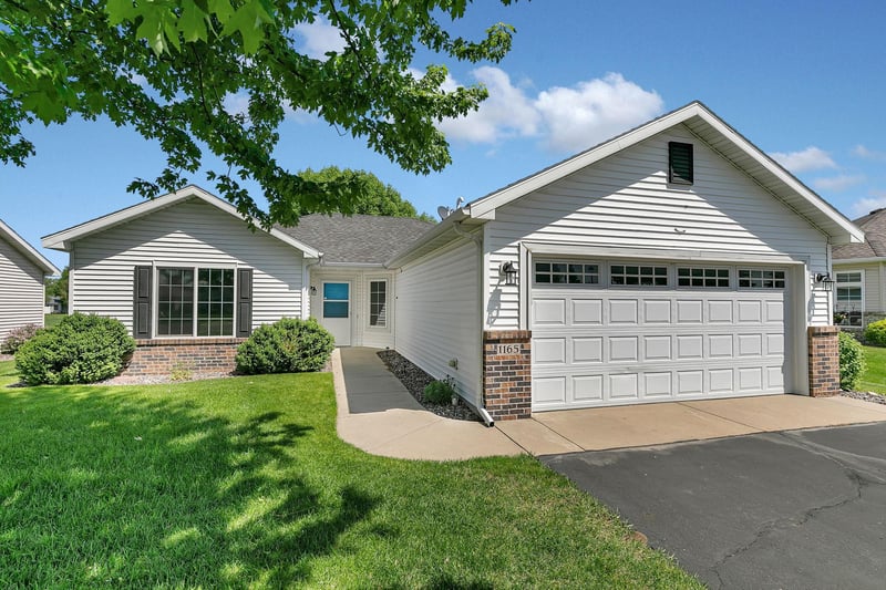 1165 Willow Run Ct, Waite Park, MN 56387