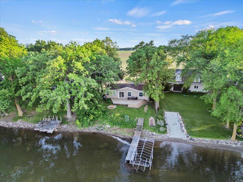 26570 Sioux Trl, Madison Lake, MN 56063