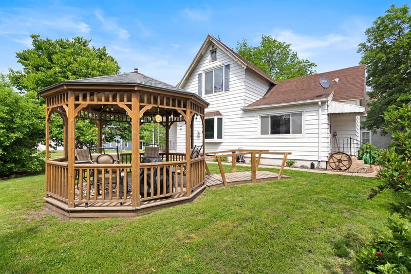809 Home St, Kenyon, MN 55946