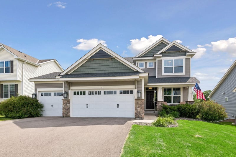 1247 Maple Ln, Carver, MN 55315