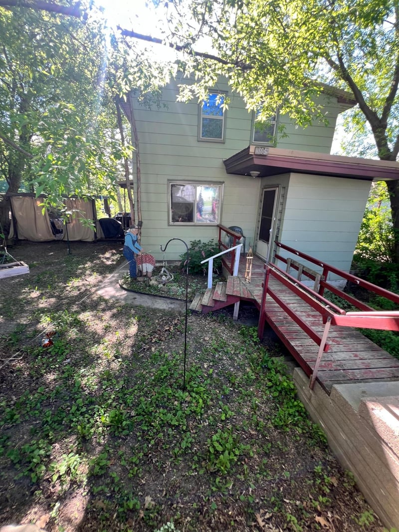 306 7th Ave, Bovey, MN 55709