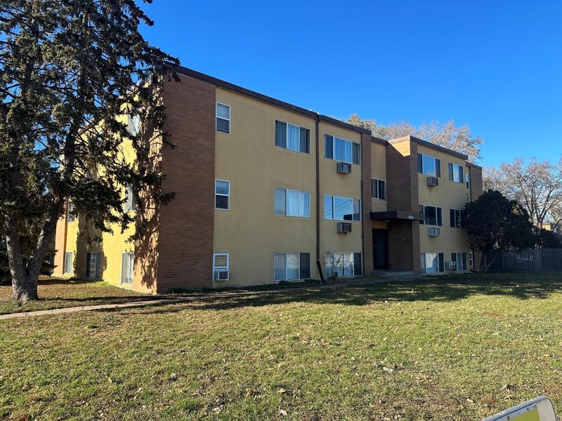 5950 E River Rd, Fridley, MN 55432