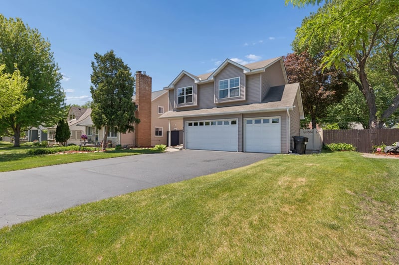 634 6th Ave S, Hopkins, MN 55343