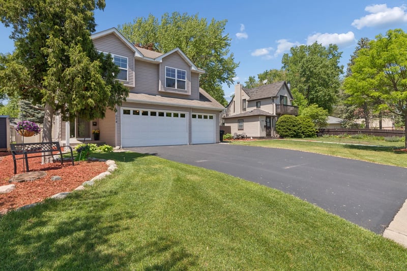 634 6th Ave S, Hopkins, MN 55343