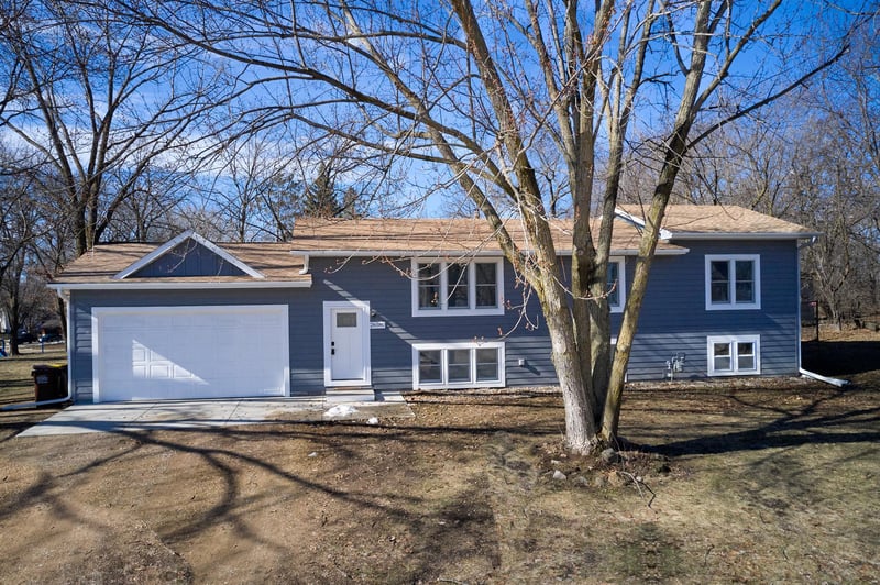 26580 Woodcrest Dr, Elko New Market, MN 55020