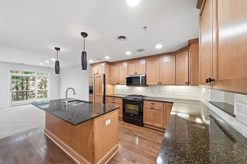 635 Willoughby Way W, Minnetonka, MN 55305