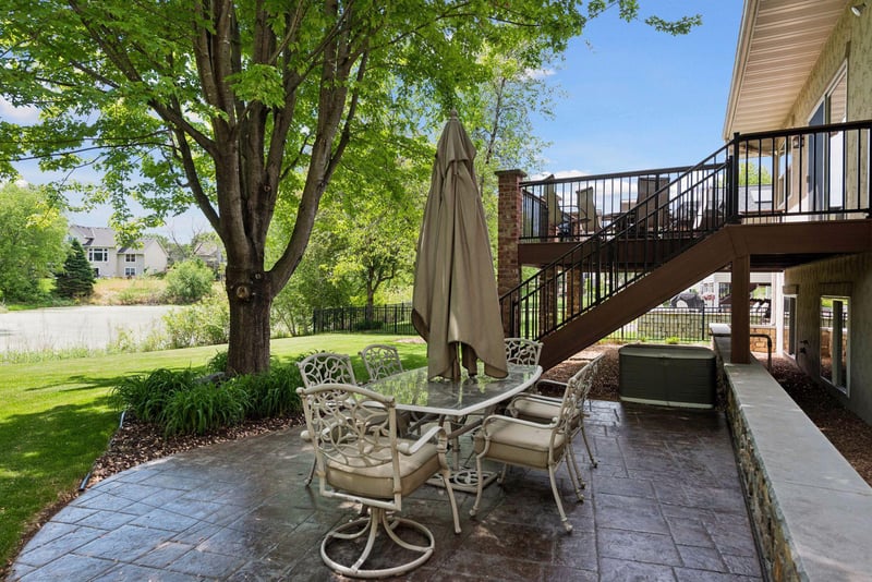 8167 Enclave Rd, Woodbury, MN 55125