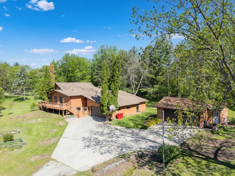 520 Cemetery Rd, Mantorville, MN 55955