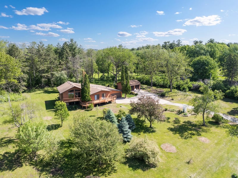 520 Cemetery Rd, Mantorville, MN 55955