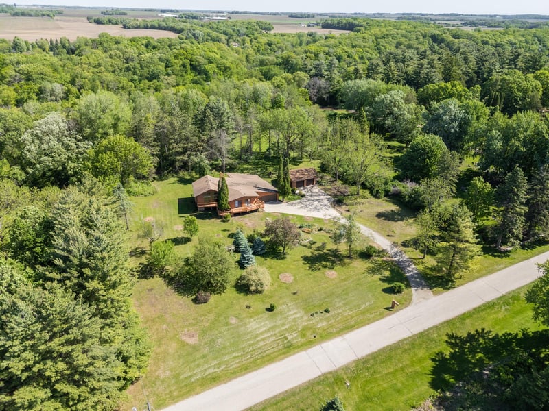 520 Cemetery Rd, Mantorville, MN 55955