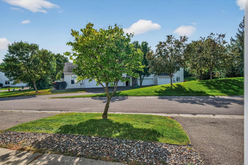 8983 Sawgrass Glen N, Maple Grove, MN 55311