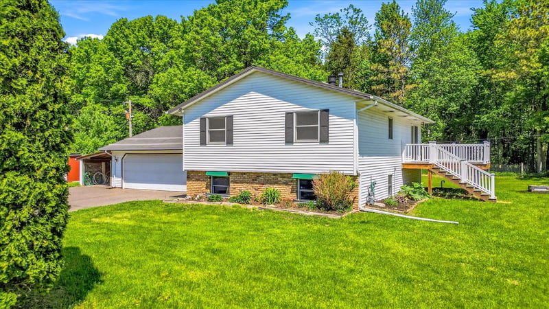 4480 Fawn Lake Dr, Stacy, MN 55079