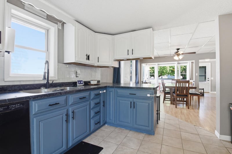 206 River St, Paynesville, MN 56362