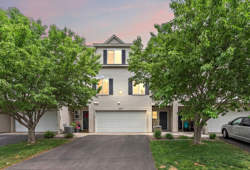 3674 Abercrombie Ln, Stillwater, MN 55082